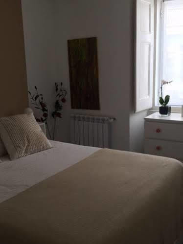Apartment Centre With Private Pool Lissabon